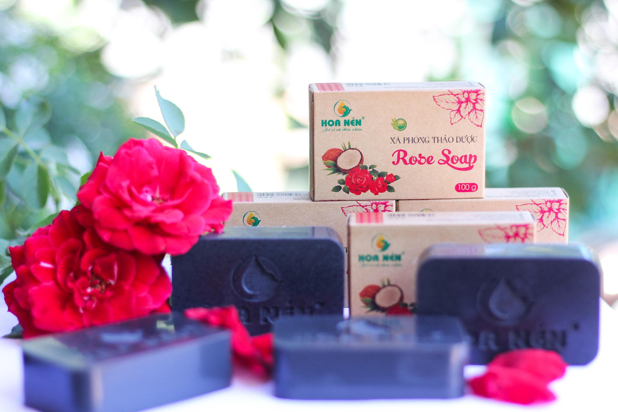 Xà phòng thảo dược Rose Soap Hoa Nén 100g