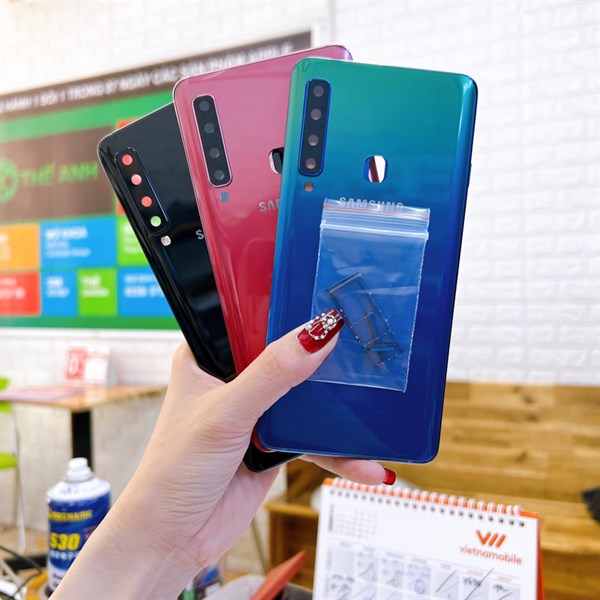 Bộ vỏ Samsung A9 2018 / A920 ( không sườn ) zin mấu máy chuẩn