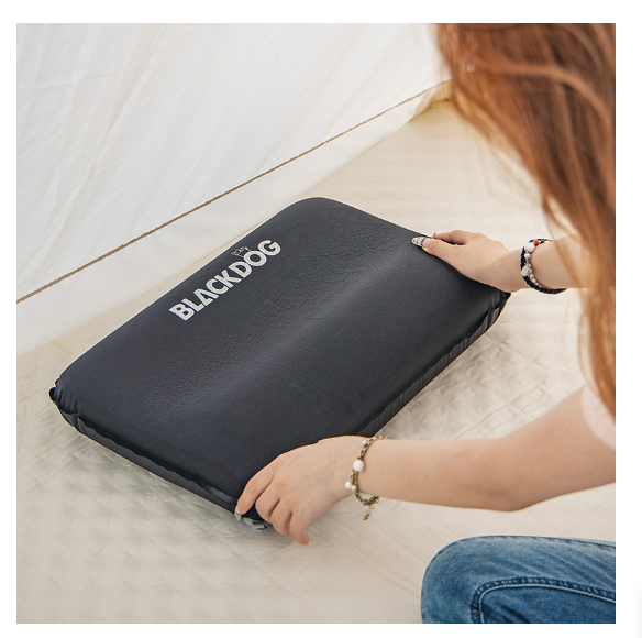 Gối tự bơm hơi blackdog bd-cqz001
