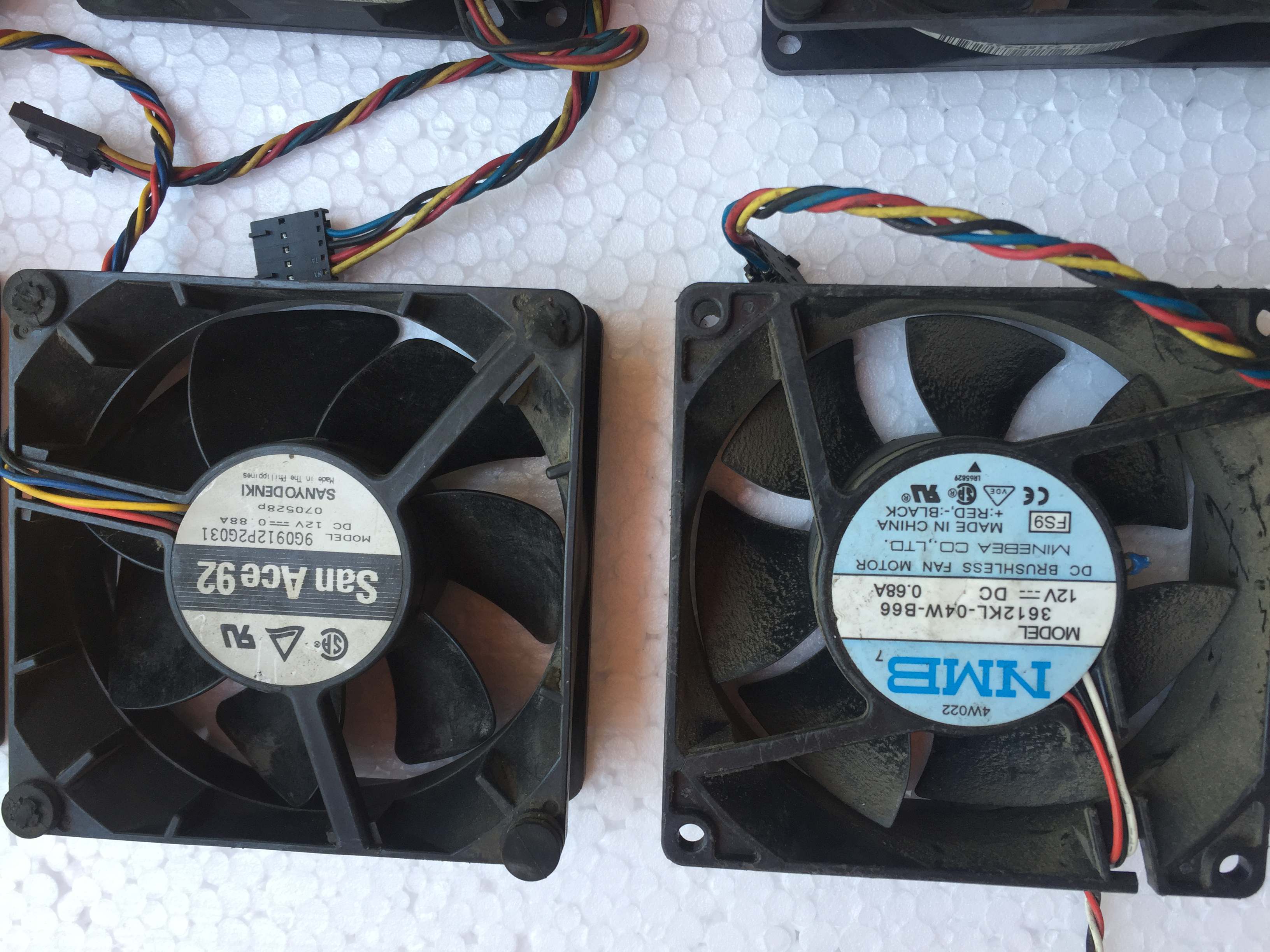 12v fan dimension 9 (9x9cm) fan current from 0.2a-0.5A
