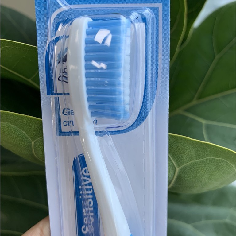 Bàn chảy đánh răng Sensodyne Senstive Extra Soft dành cho răng ê buốt - bàn chà răng