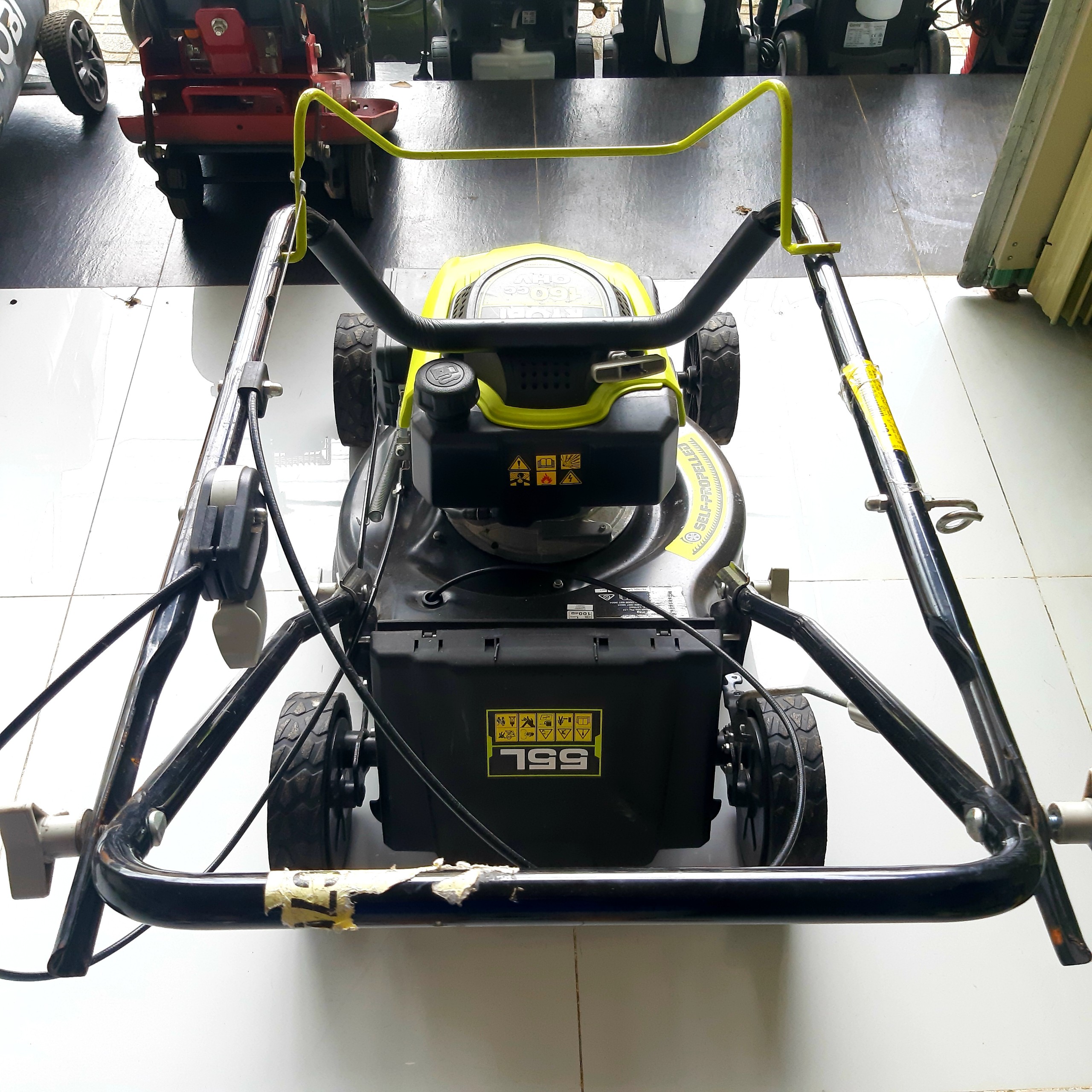 Xe cắt cỏ tự hành Ryobi