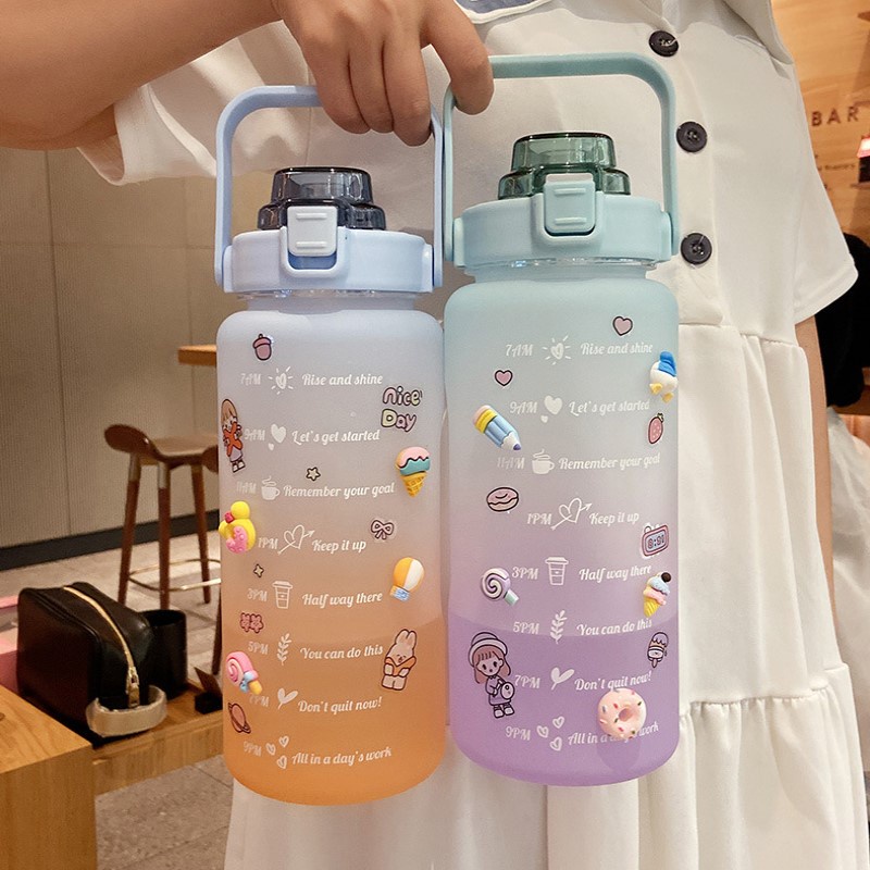Bình Đựng Nước 2L Dễ Thương Có Vạch Báo Giờ Uống Nước