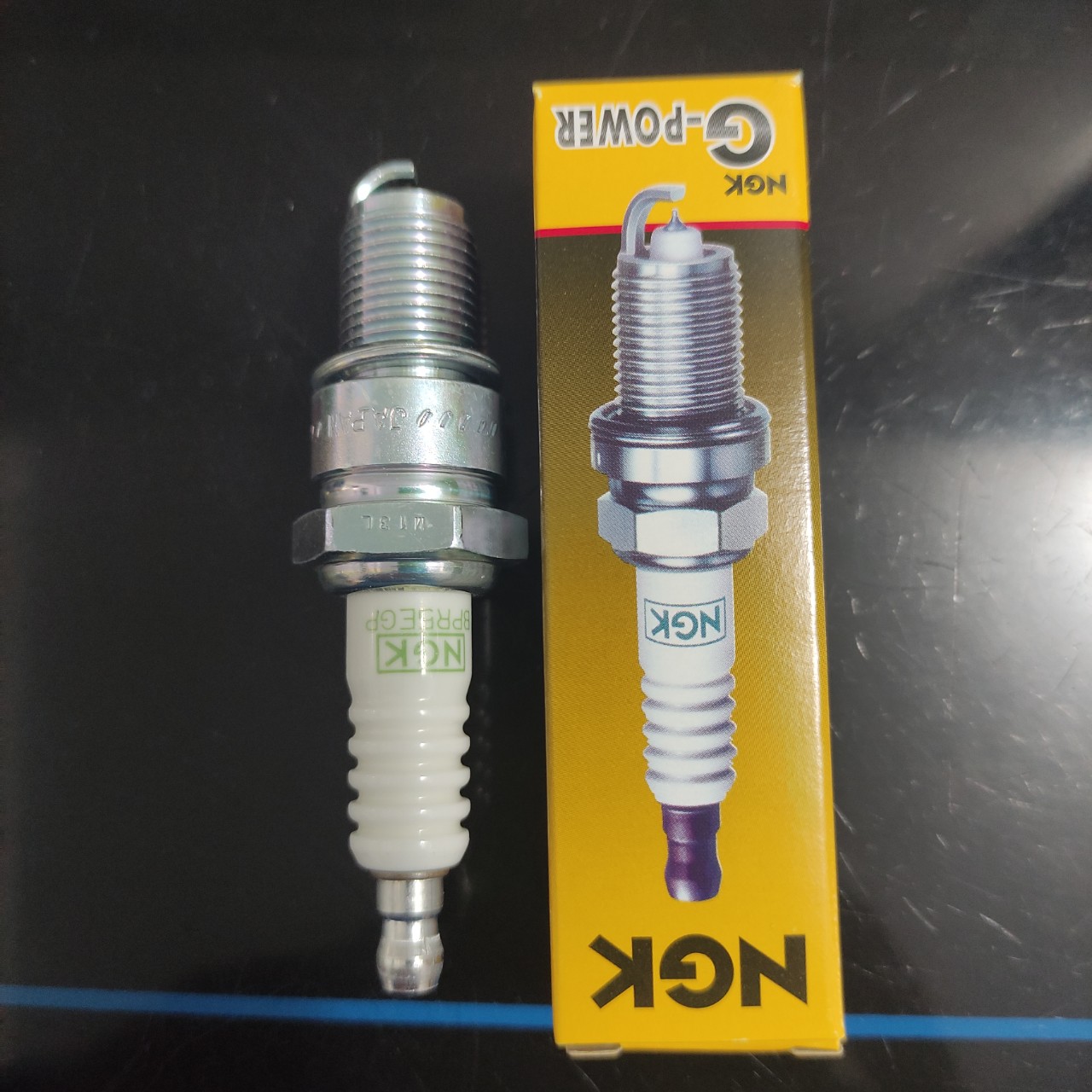Bugi NGK - Bạch Kim dùng cho máy xăng 5.5 và 6.5