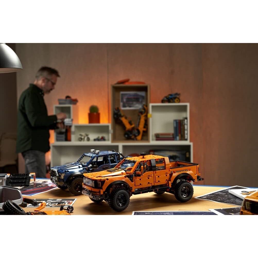 Đồ chơi lắp ráp LEGO Technic Ford F-150 Raptor 42126