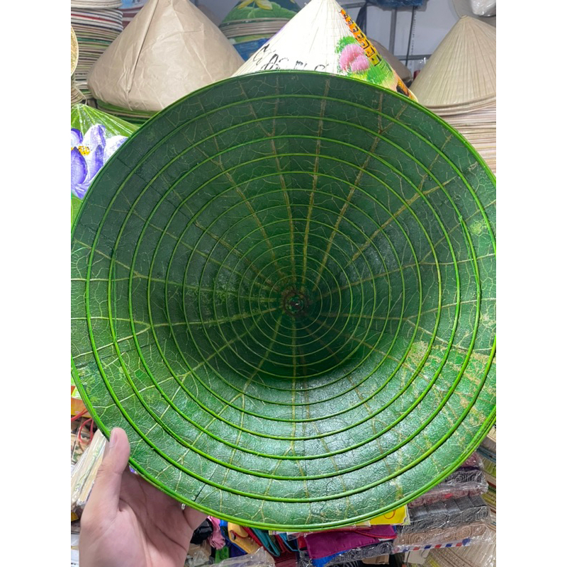 Nón lá sen xứ Huế thủ công