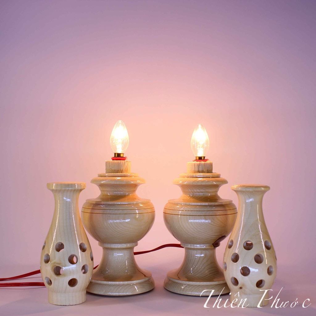 Đèn Gỗ - 2 Cây Đèn Bàn Thờ Gỗ Thấp 26cm