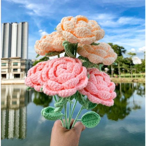 Hoa hồng móc len nhiều màu