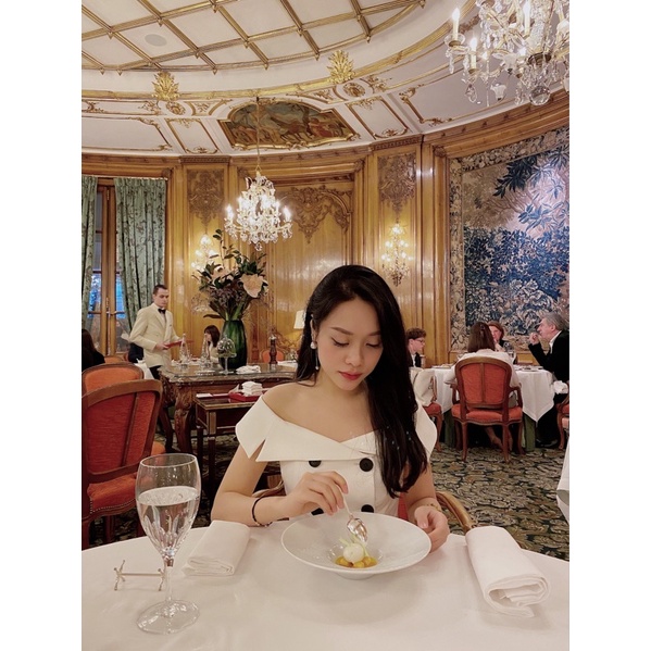 Áo Off Shoulder with Button trễ vai thanh lịch