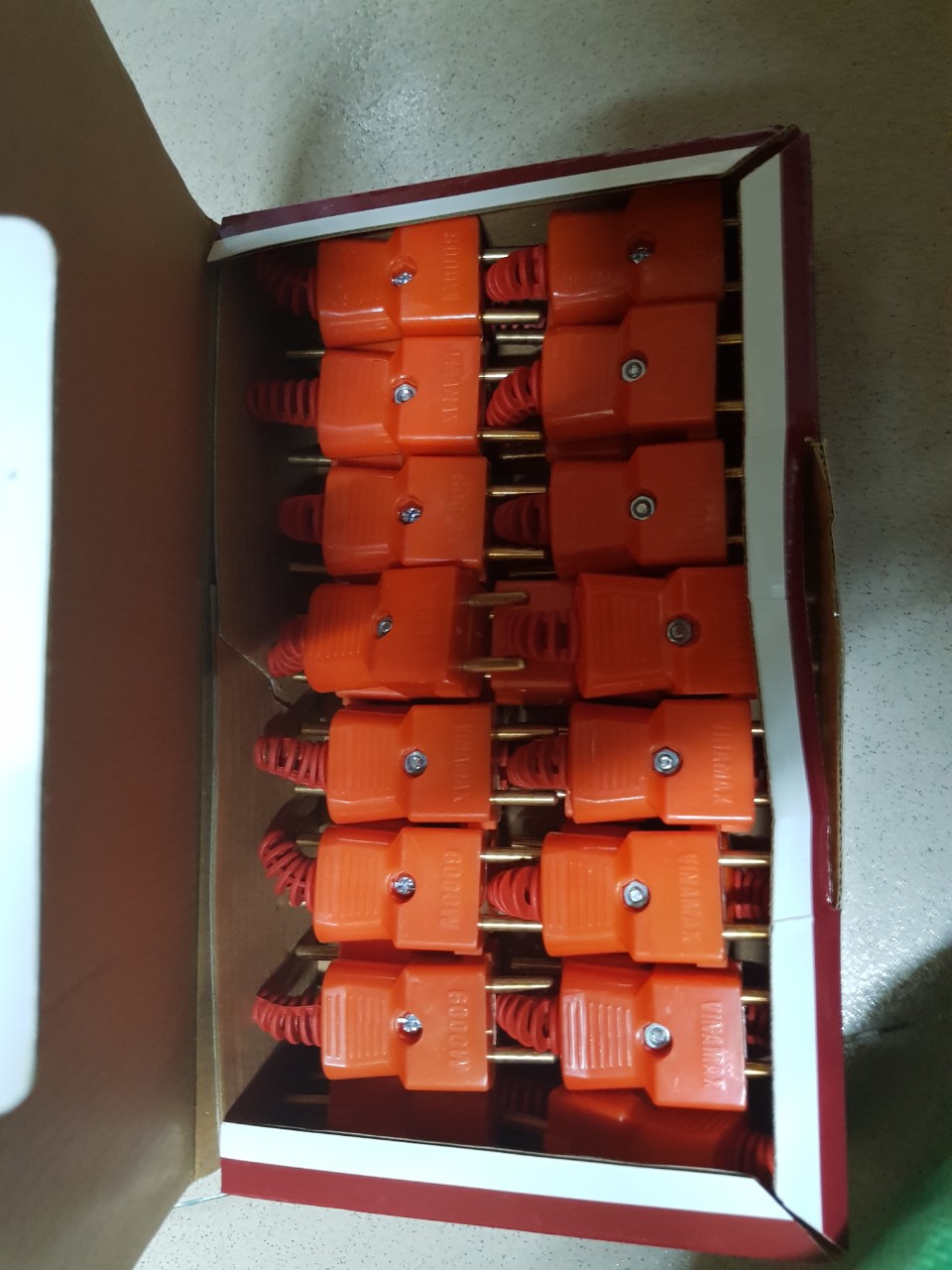 Phích cắm chịu tải 4000w của Vinamax