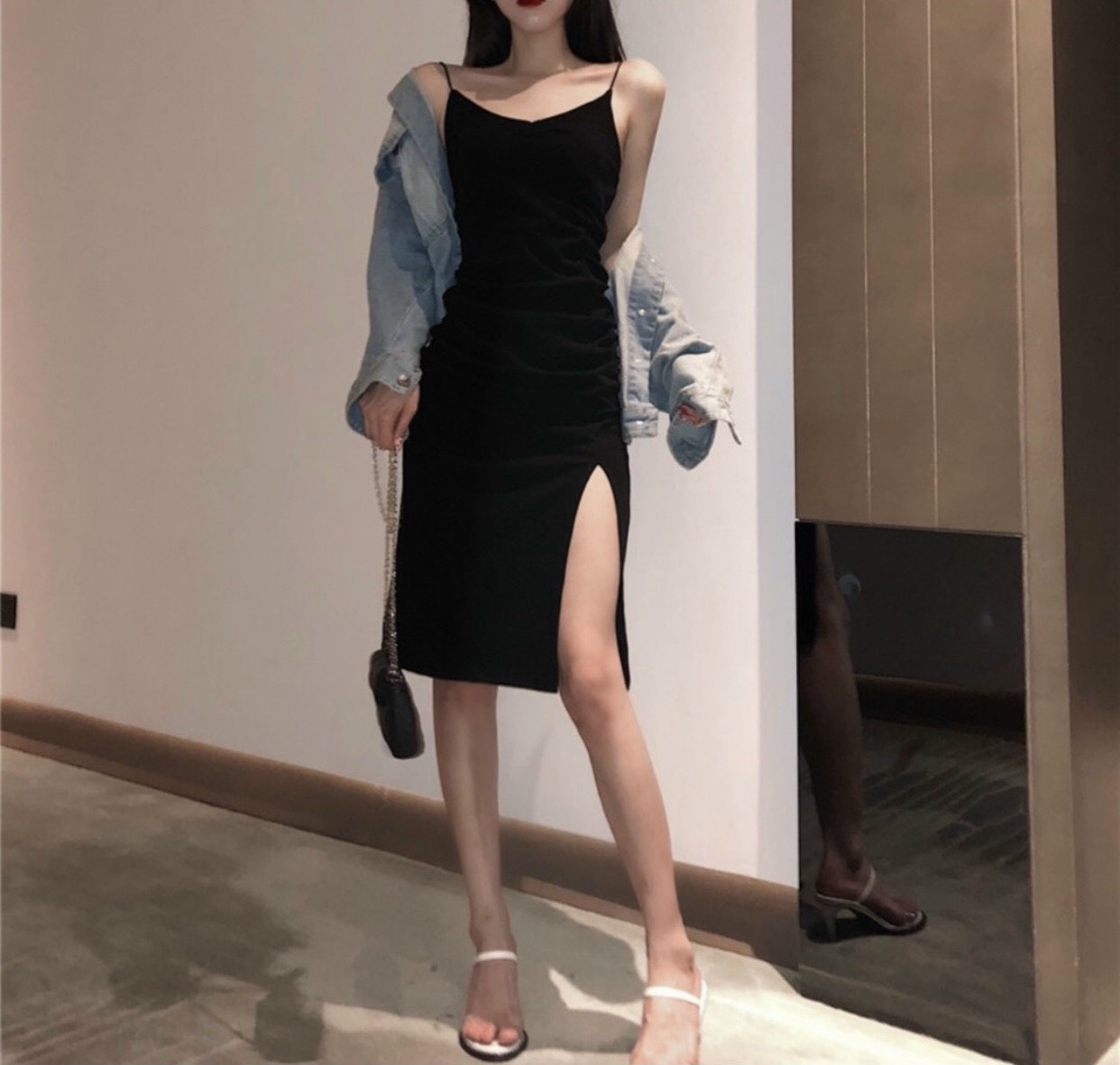 Đầm nữ gân tăm rút eo siêu tôn dáng.