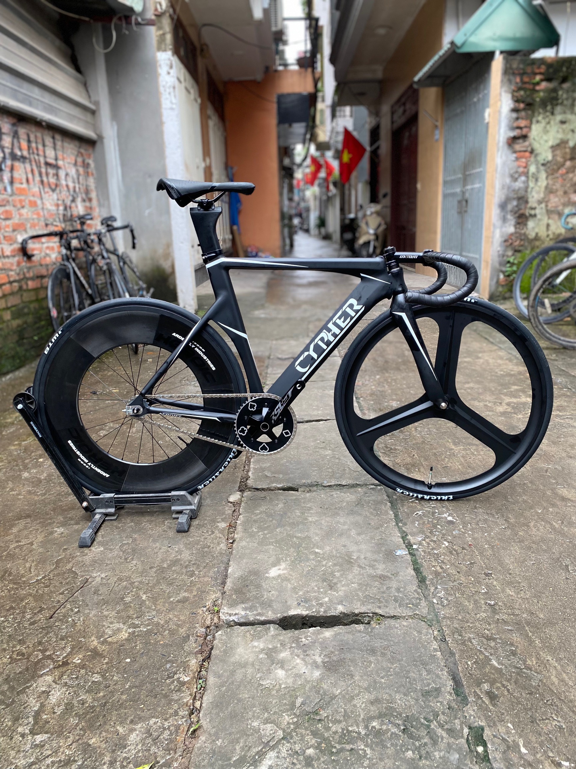 (Chat với shop trước khi đặt hàng) Xe đạp fixed gear Track Cypher màu đen chữ trắng ghi đông cong mới 100%