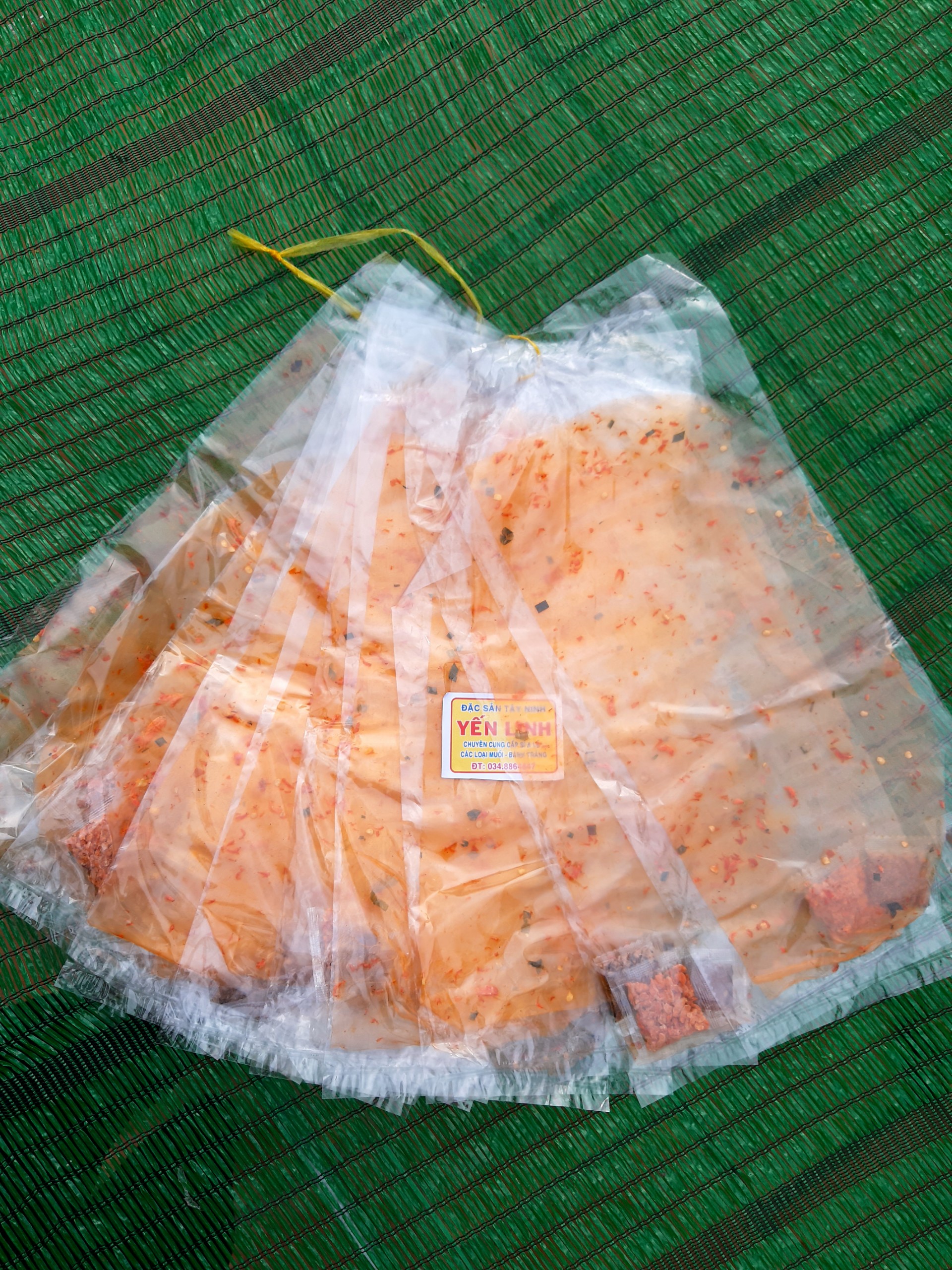 xâu bánh dẻo tôm me ngon rẻ( xâu 13 bịch)