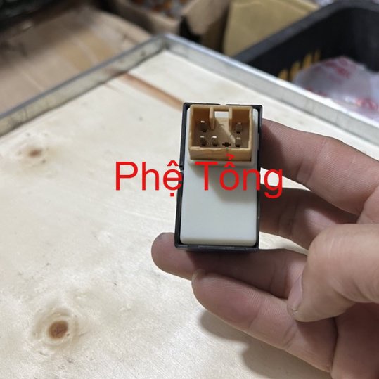 Công tắc lên xuống kính Kenbo 990