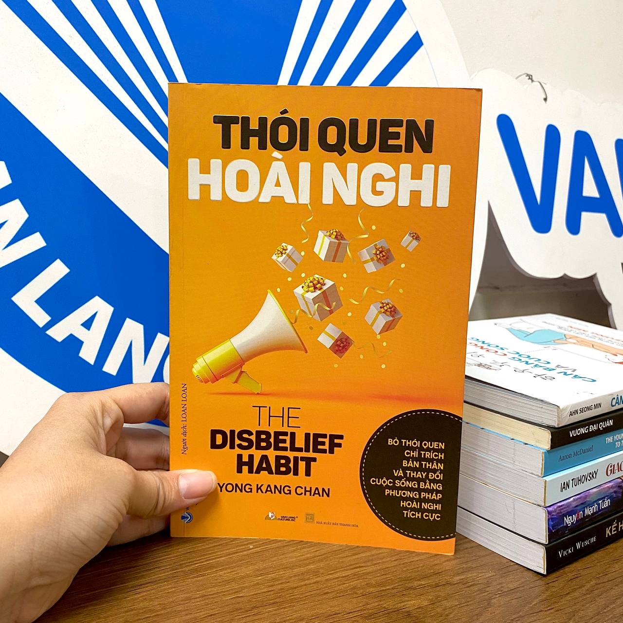 Sách - Thói Quen Hoài Nghi-Vanlangbooks
