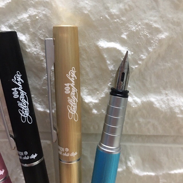 1 Hộp =15 Bút Máy OUGUWEN 004 -Ngòi Viết Tách Đôi Nét Thanh Nét Đậm .