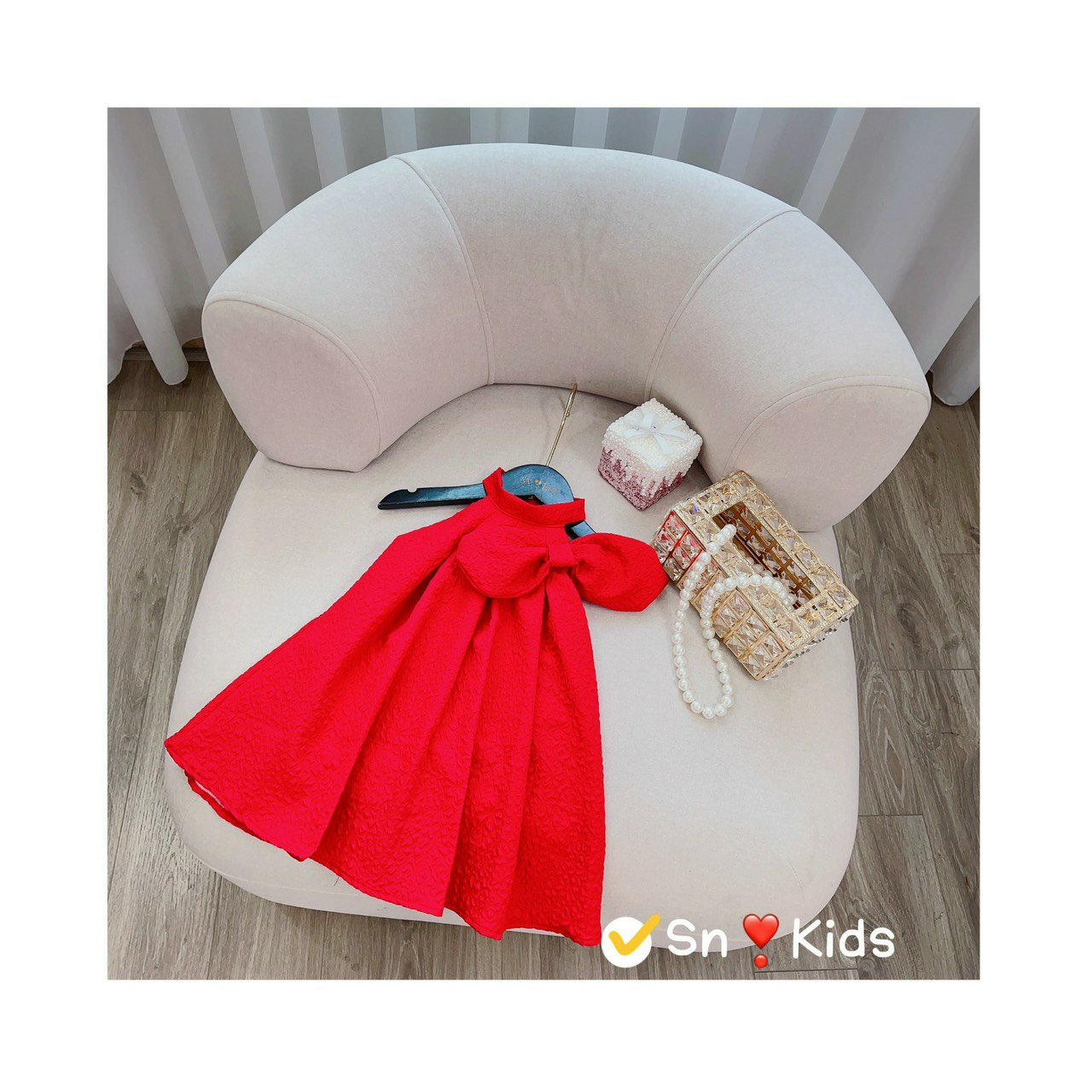 VÁY XỐP CỔ YẾM NƠ LỆCH VAI (10-30KG)