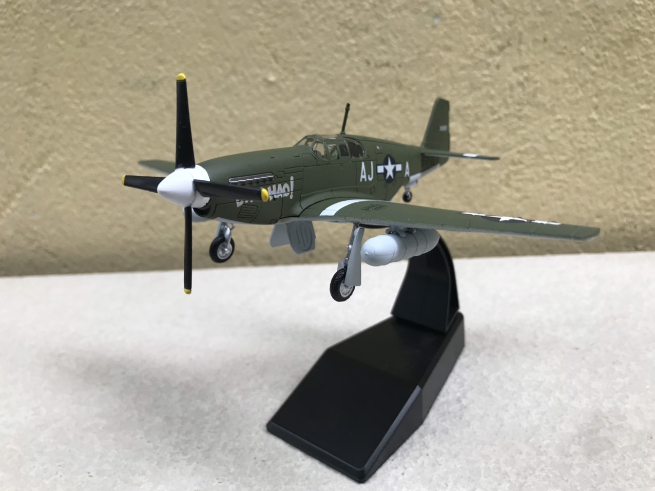 Mô hình Máy bay Tiêm kích P-51B Mustang 1:72