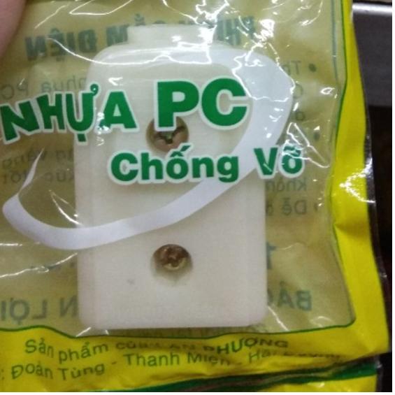 50 phích cắm cái Fanagold