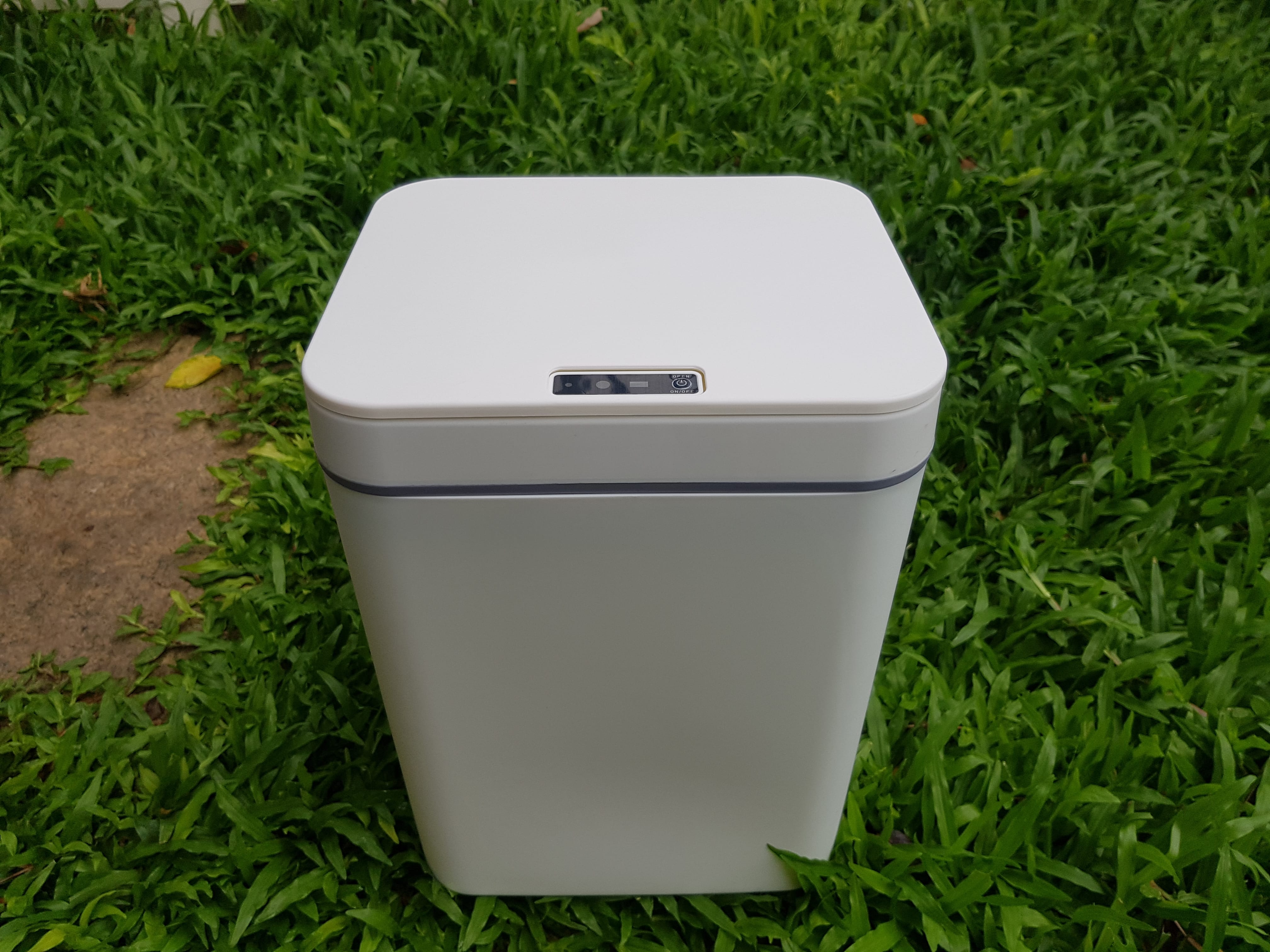 Thùng Rác Cảm Ứng Thông Minh 16l