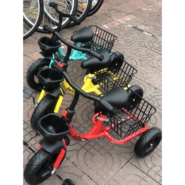 Xe đạp 3 bánh có giỏ đựng đồ