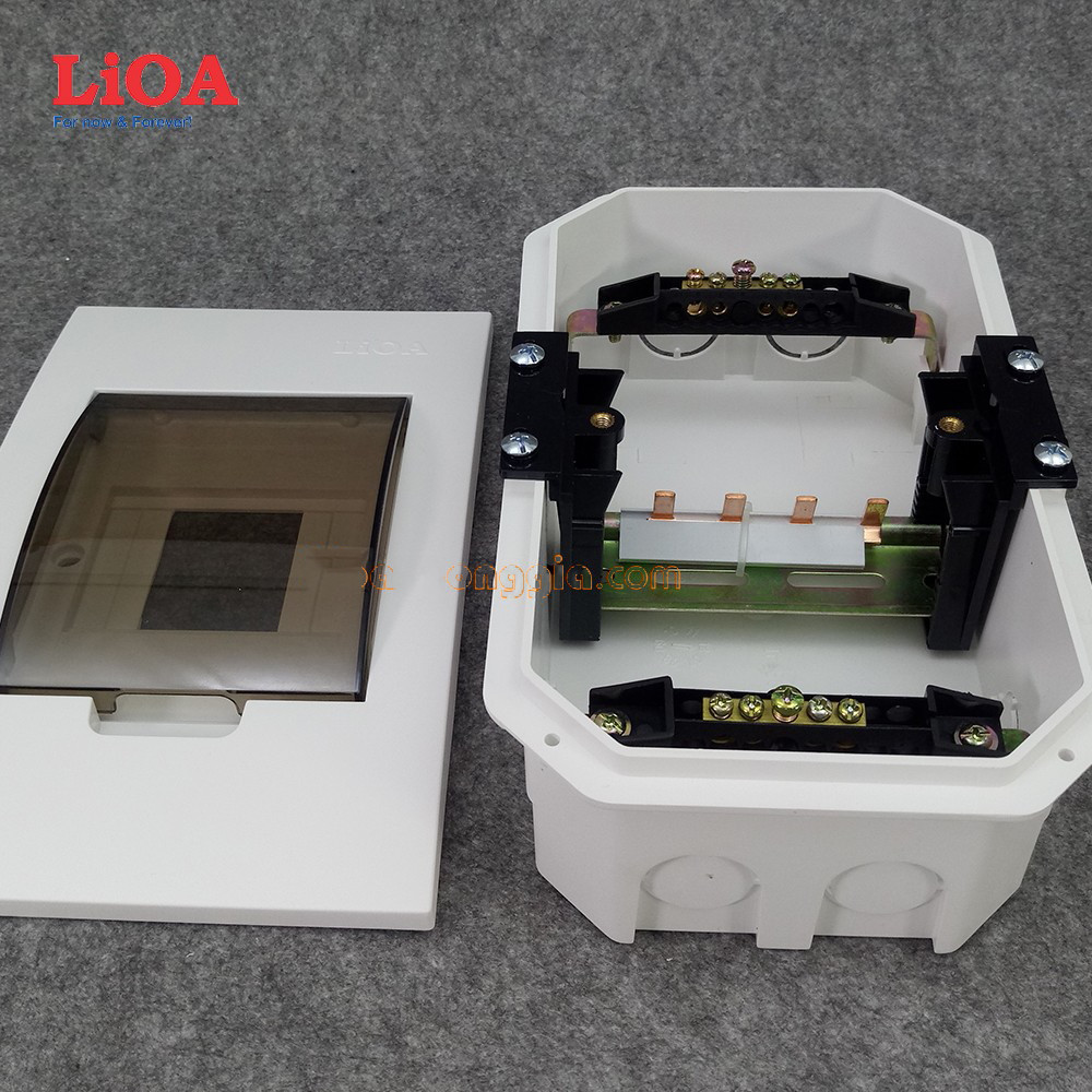 Tủ điện nhựa chứa aptomat Lioa 2-4 át