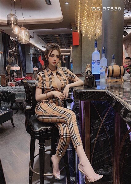 Jum caro quần dài áo tay con cổ sơ mi cài nút