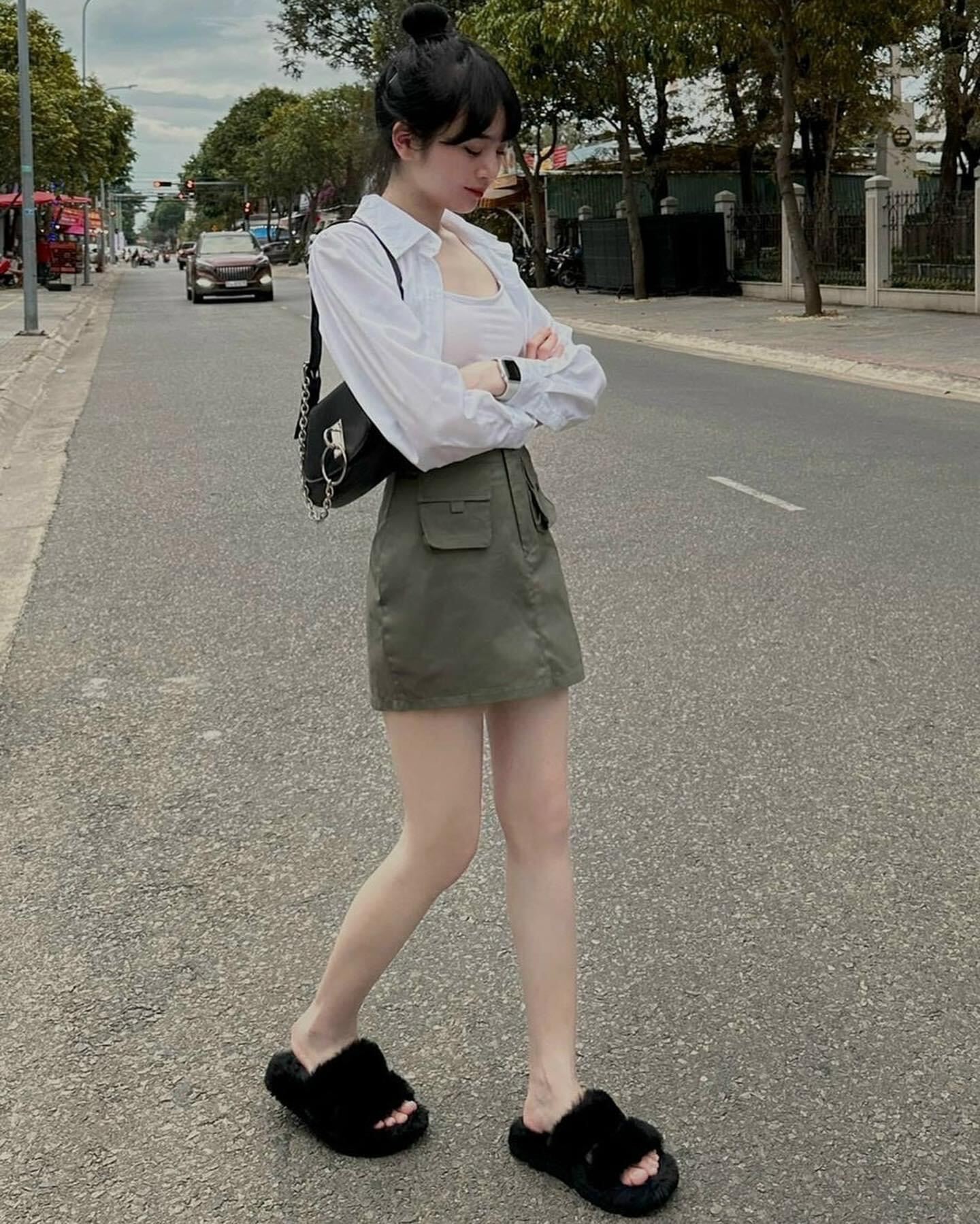 Set 2 món sơ mi croptop tay dài + 2 dây