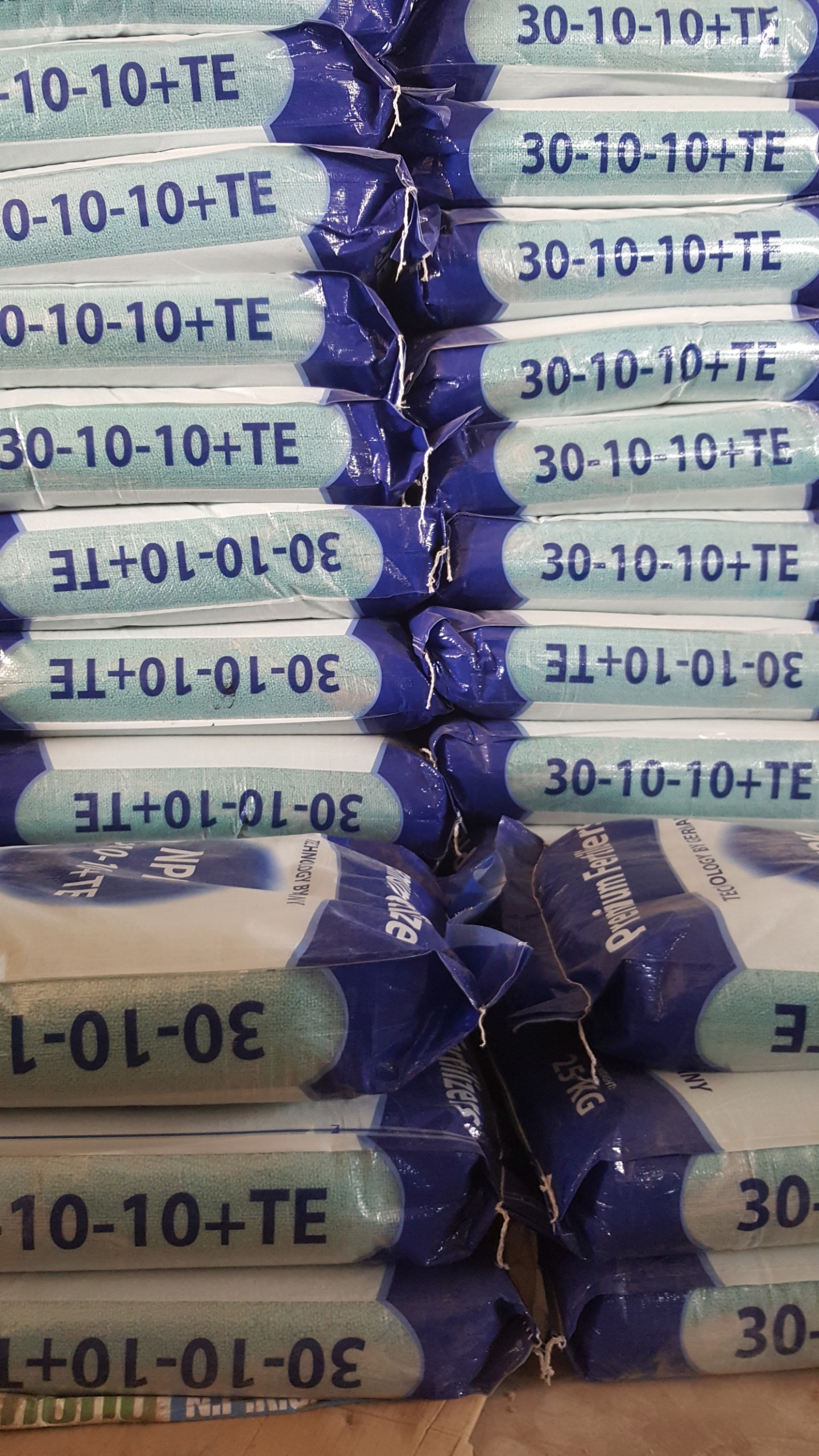 Phân bón NPK 30.10.10 - Công nghệ Đức - Túi Zip 1Kg