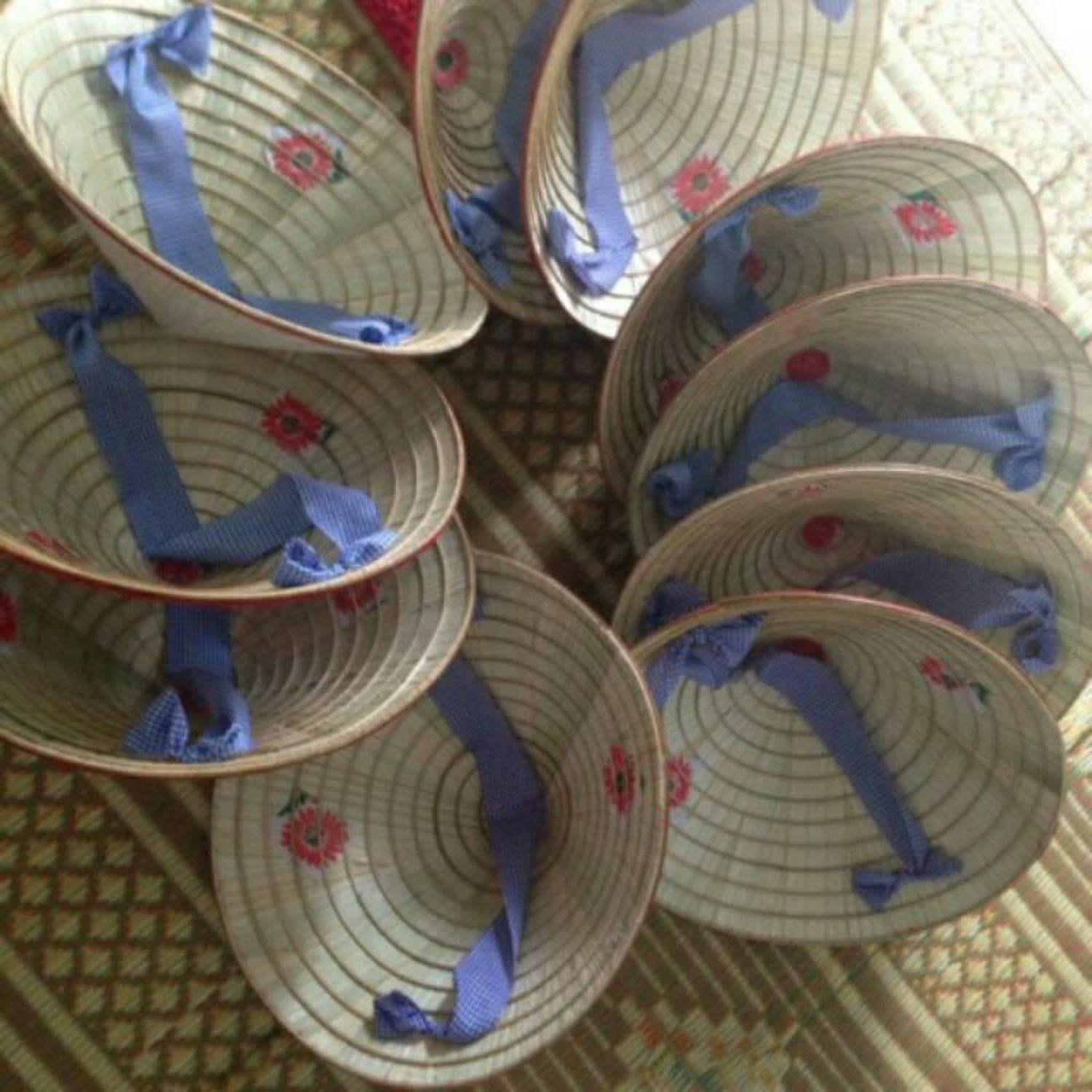 Combo 10 nón lá trẻ em đội/nón lá size 30cm trẻ em