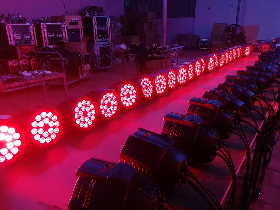 ĐÈN DTE PAR LED 18x10W 4in1 RGBW