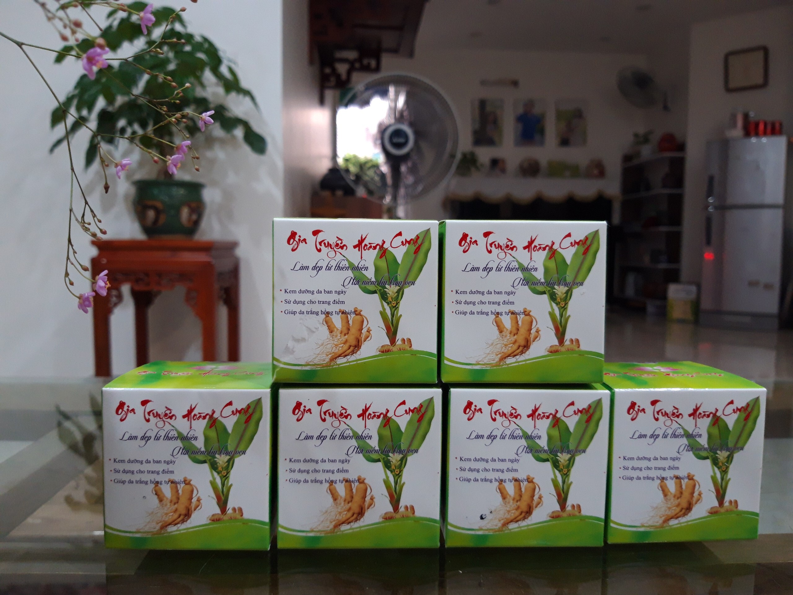 Kem gia truyền hoàng cung (ban ngày)