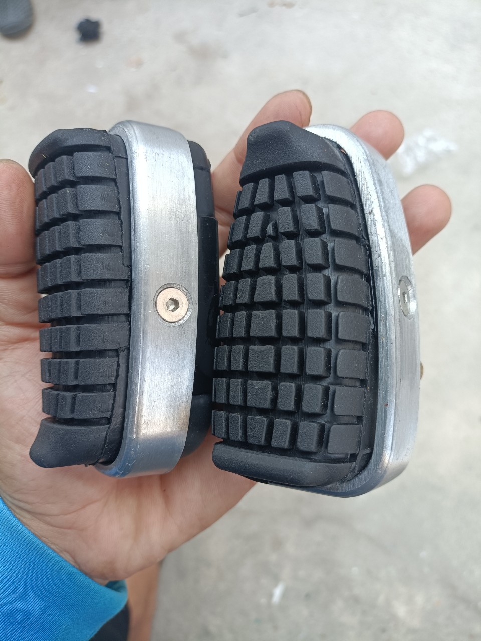Gác Chân Trước Kiểu Cub Gắn Các Dòng Xe Số