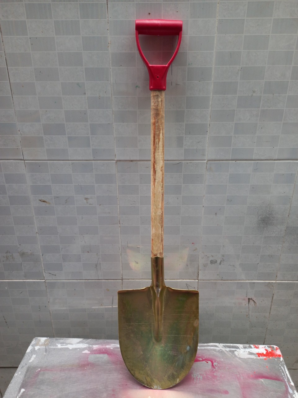Xẻng sắt đào đất cán gỗ tay nhựa