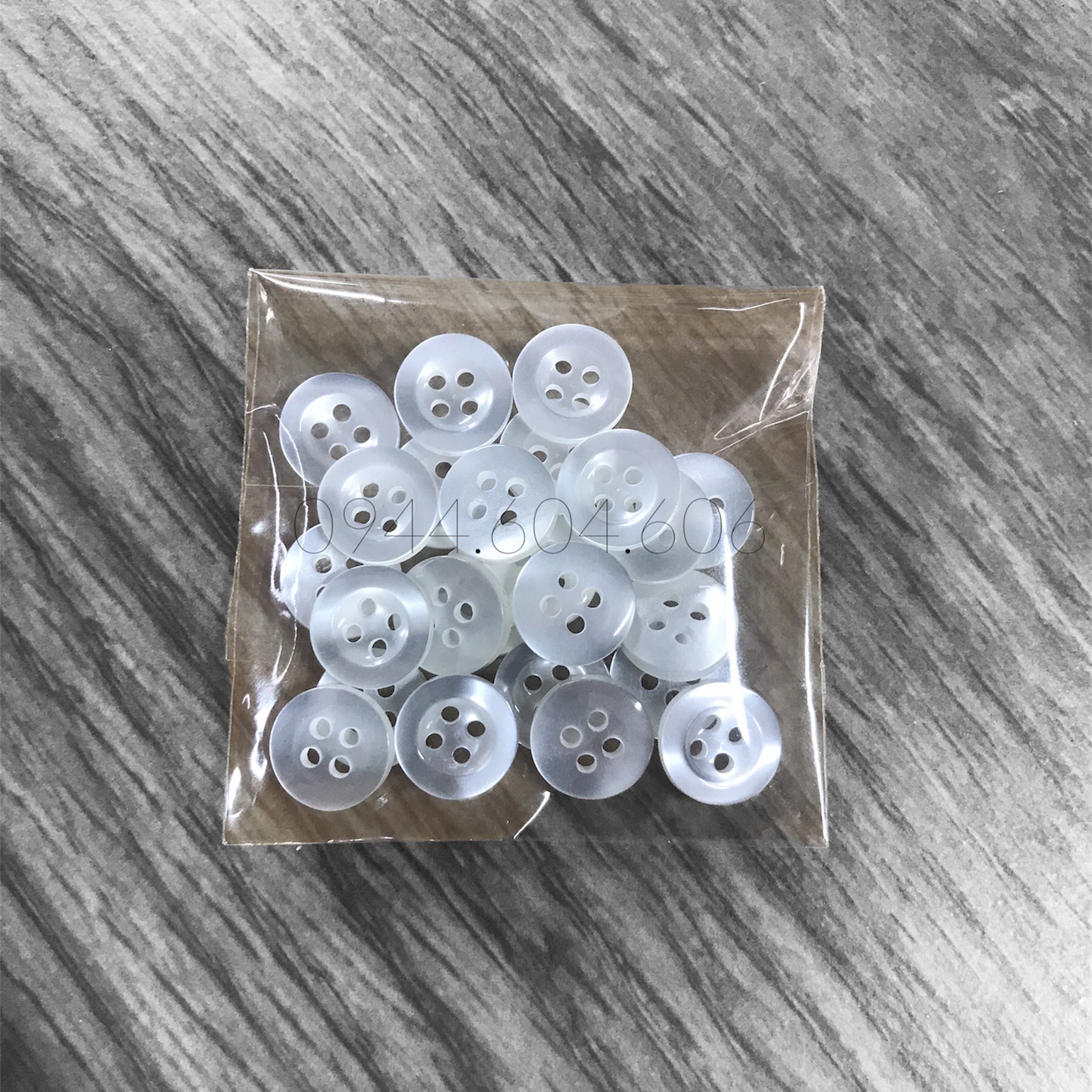 NÚT ÁO SƠ MI TRẮNG- CÚC ÁO SƠ MI TRẮNG(2 LỖ, 4 LỖ)