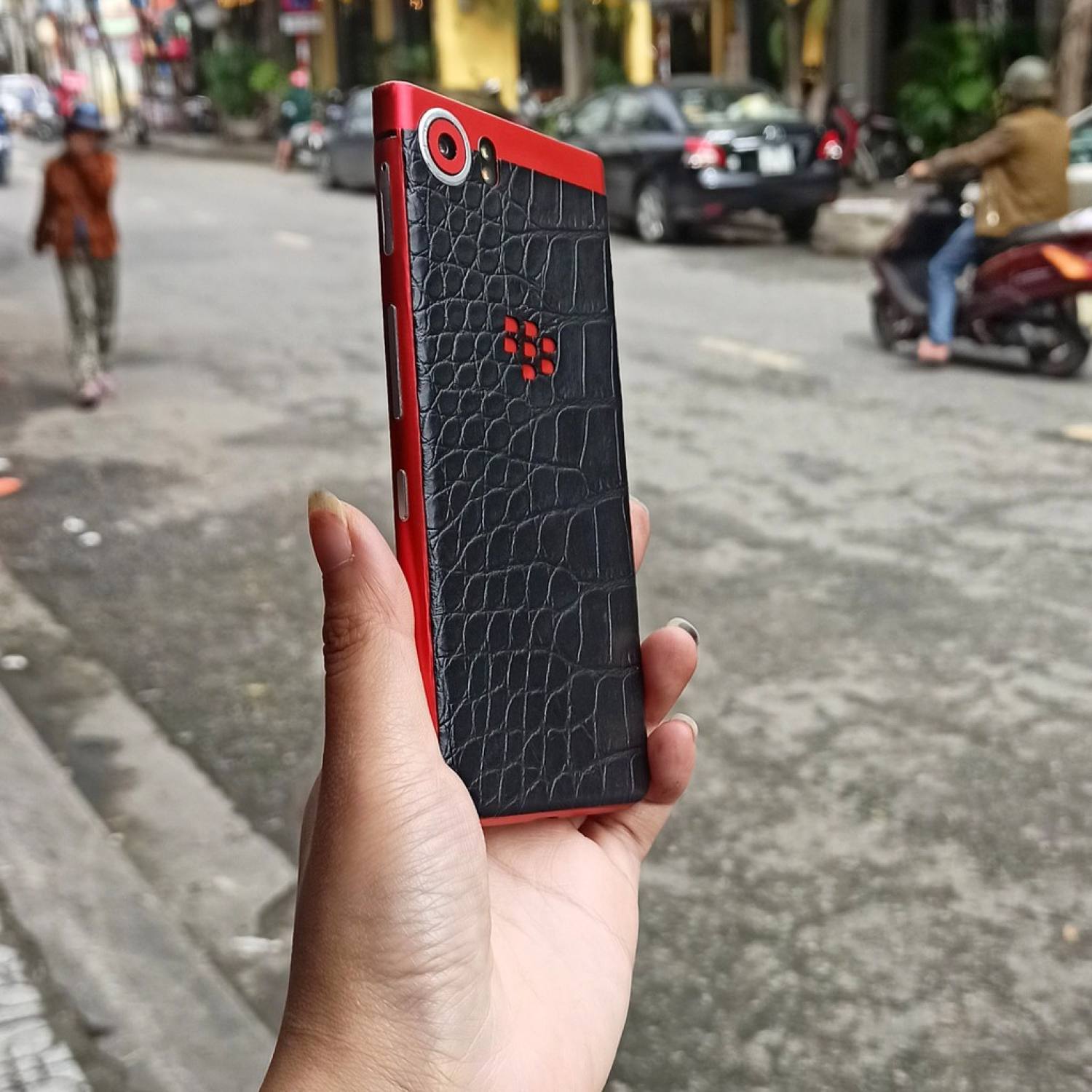 skin dán full lưng và viền blackberry keyone