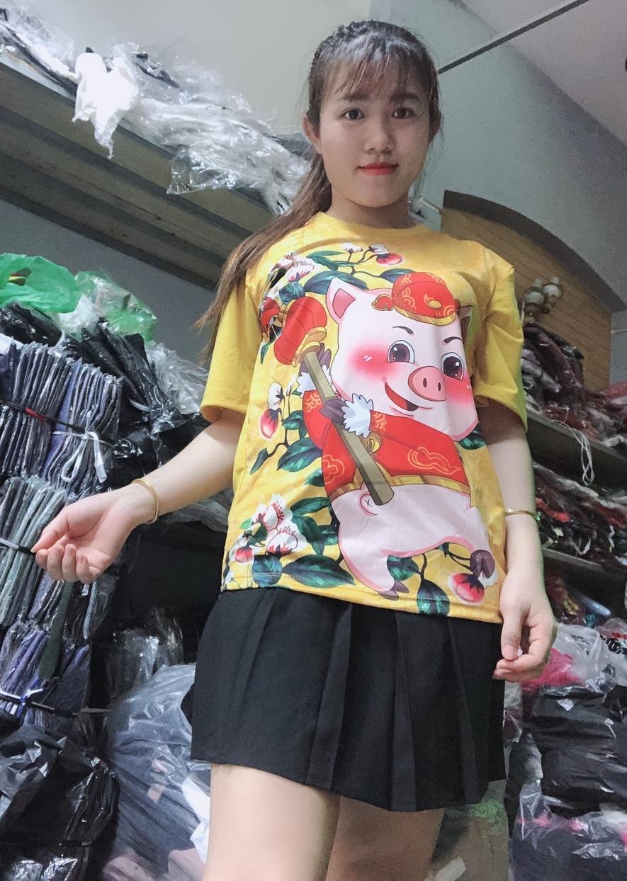 Áo thun nữ in hình heo vàng may mắn