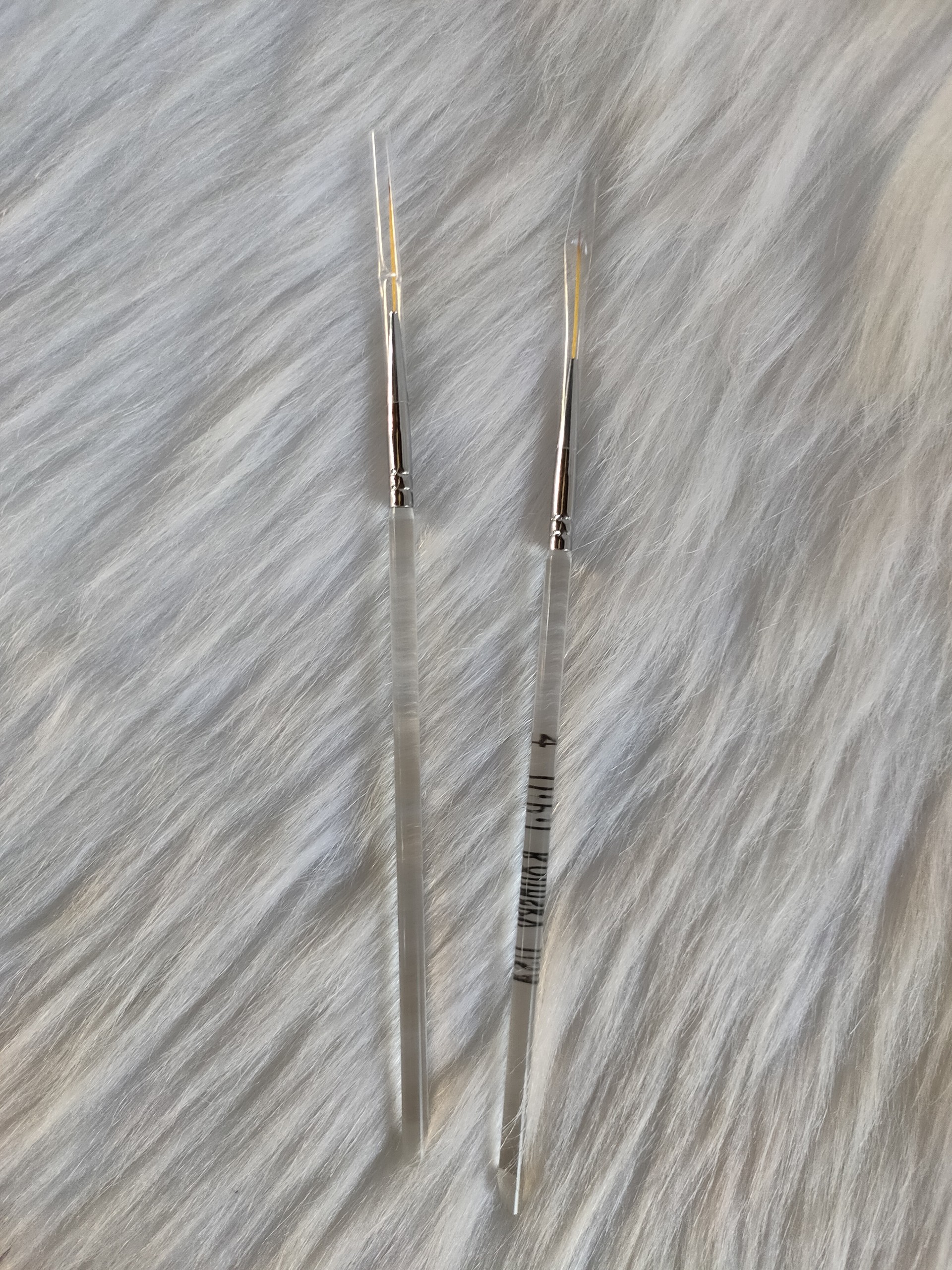 Cọ nét cán trong Kolinsky cán trong OPI 2.3cm