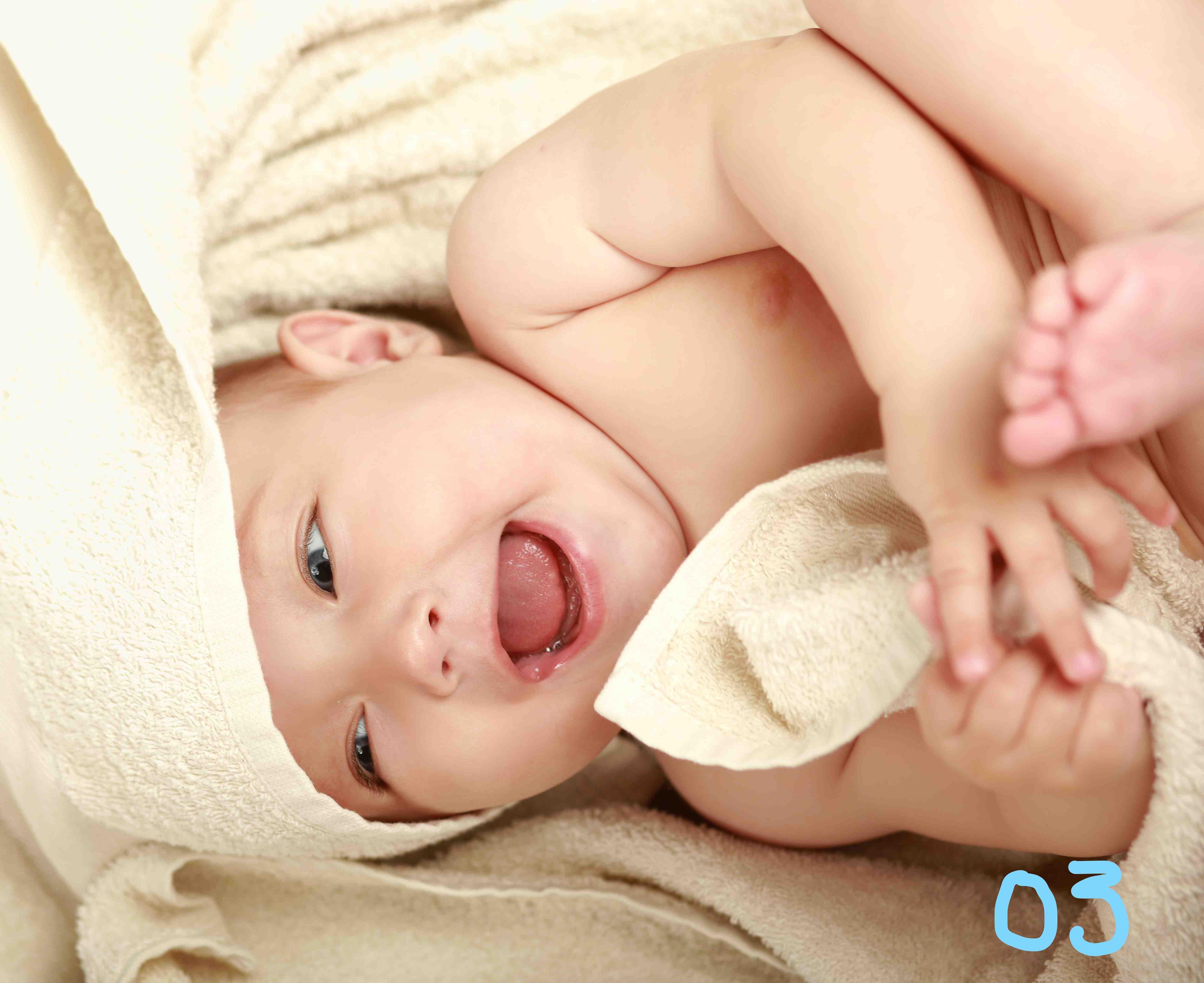 Tranh em bé cho mẹ bầu - Decal Khổ lớn Gỡ ra là dán 40x60cm