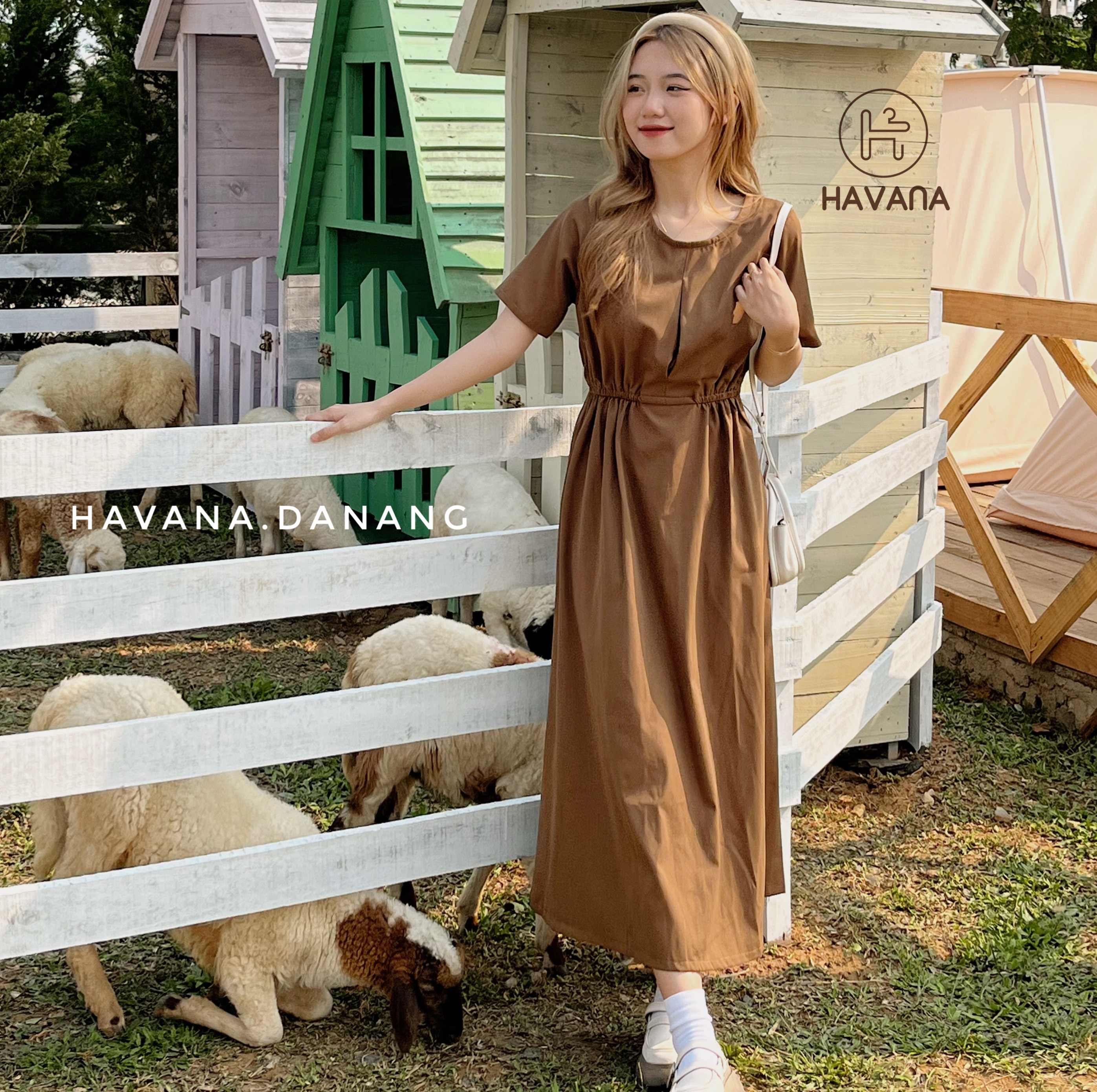 [VOUCHER 12%/149K] Đầm khuy gỗ sau lưng dáng dài he125