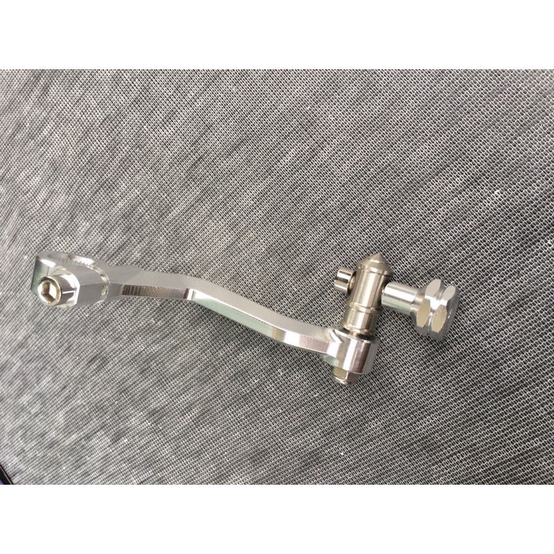 Càng thắng nhôm CNC mẫu Nui Racing