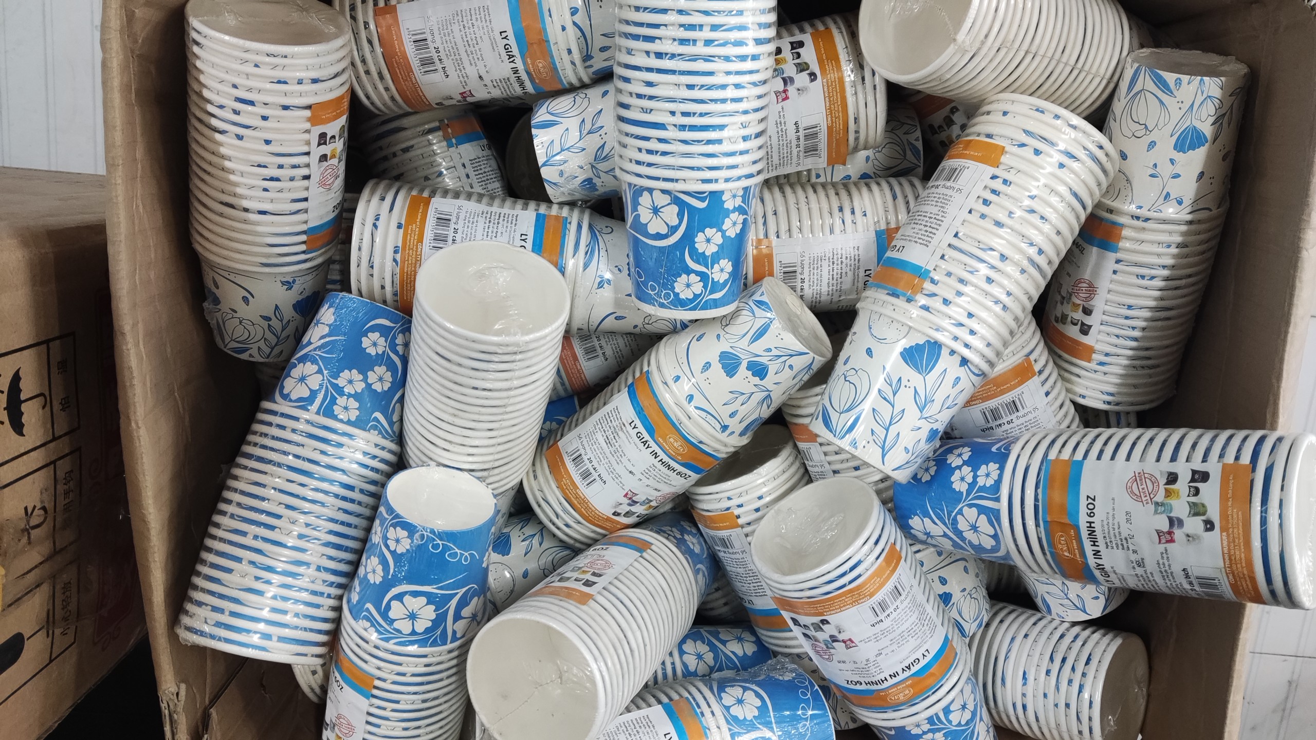 Ly giấy có in hình hoa Hunufa  6oz
