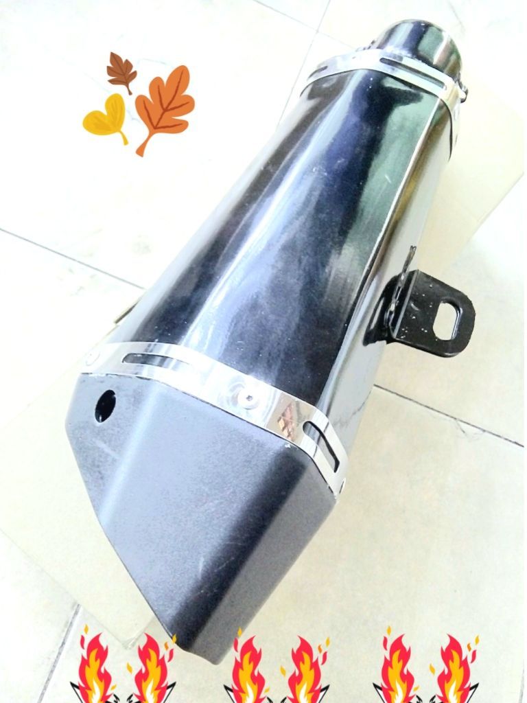 PÔ AKRAPOVIC LỤC GIÁC ĐEN