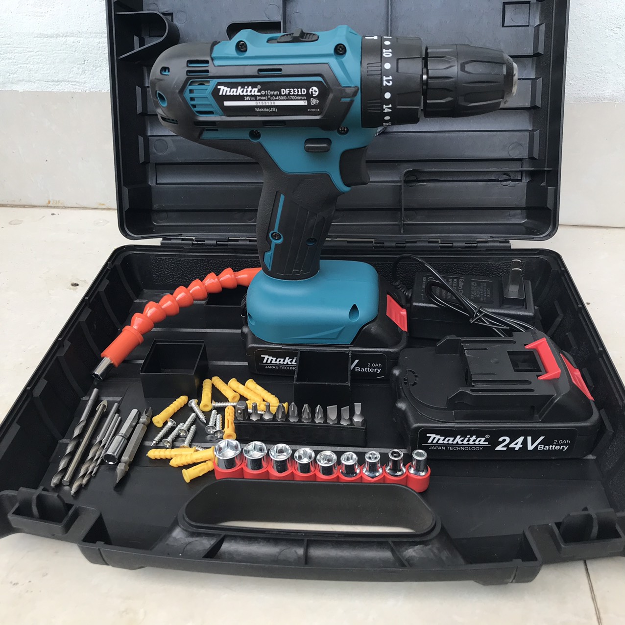 Máy khoan pin Makita 24v có BÚA. (kèm 2 pin và nhiều phụ kiện)