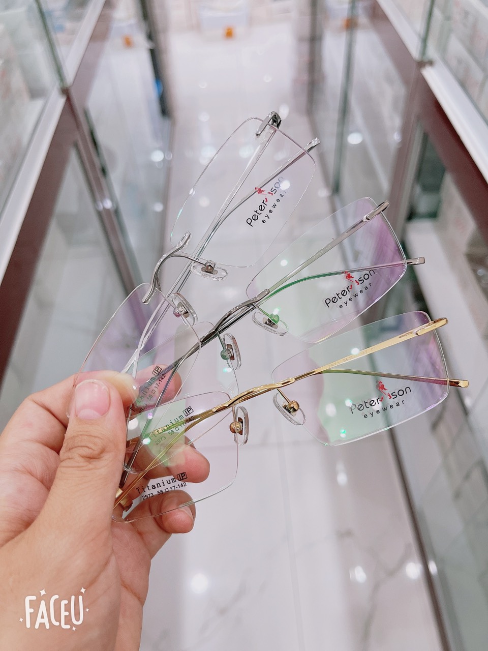 Gọng kính hợp kim TITANIUM khoan ốc vít cao cấp cực chắc chắn loại 1 cực đẹp không vành thời thượng