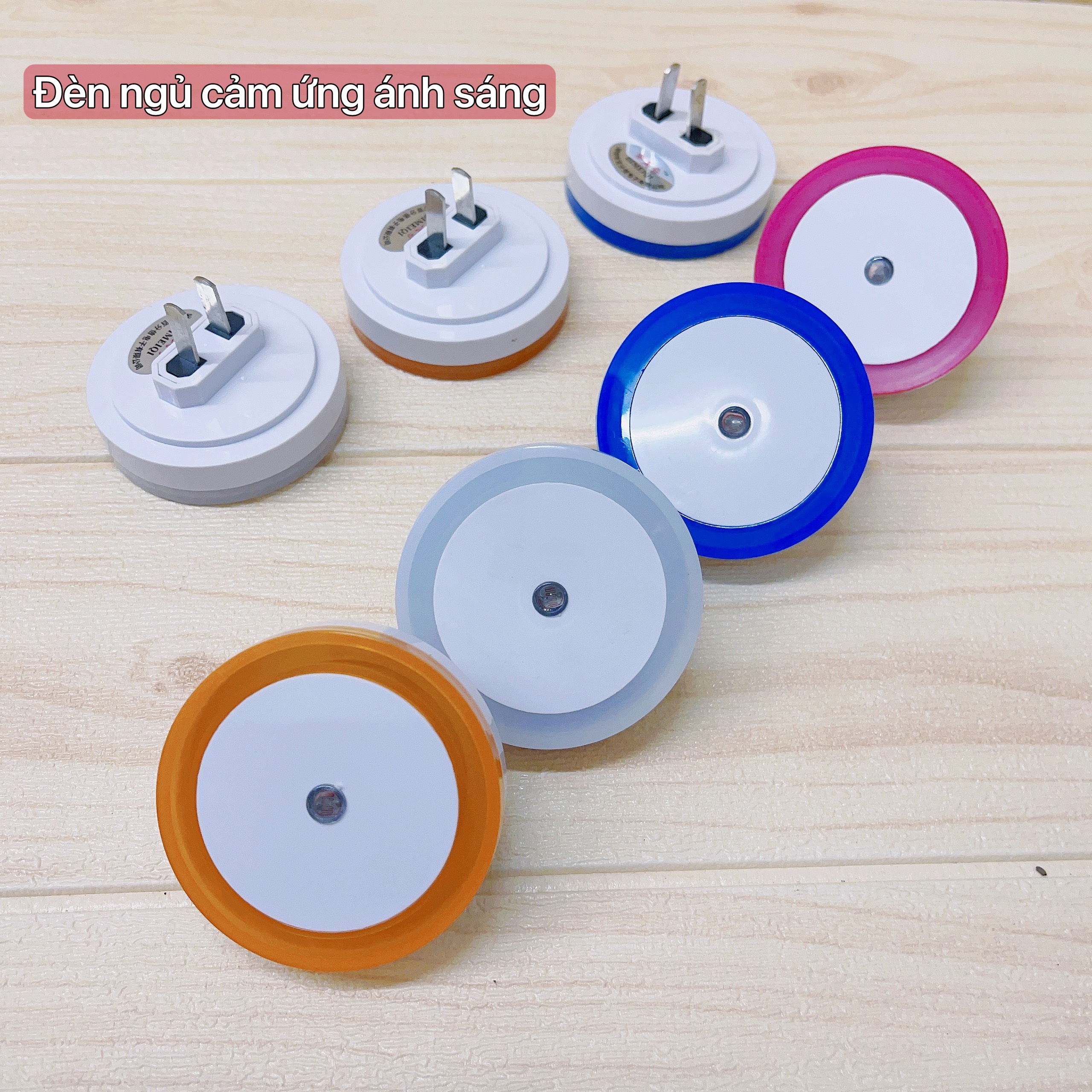 Đèn ngủ cảm ứng ánh sáng kiểu tròn tự động bật tắt (đèn sáng khi trong bóng tối và tự tắt khi ngoài ánh sáng)
