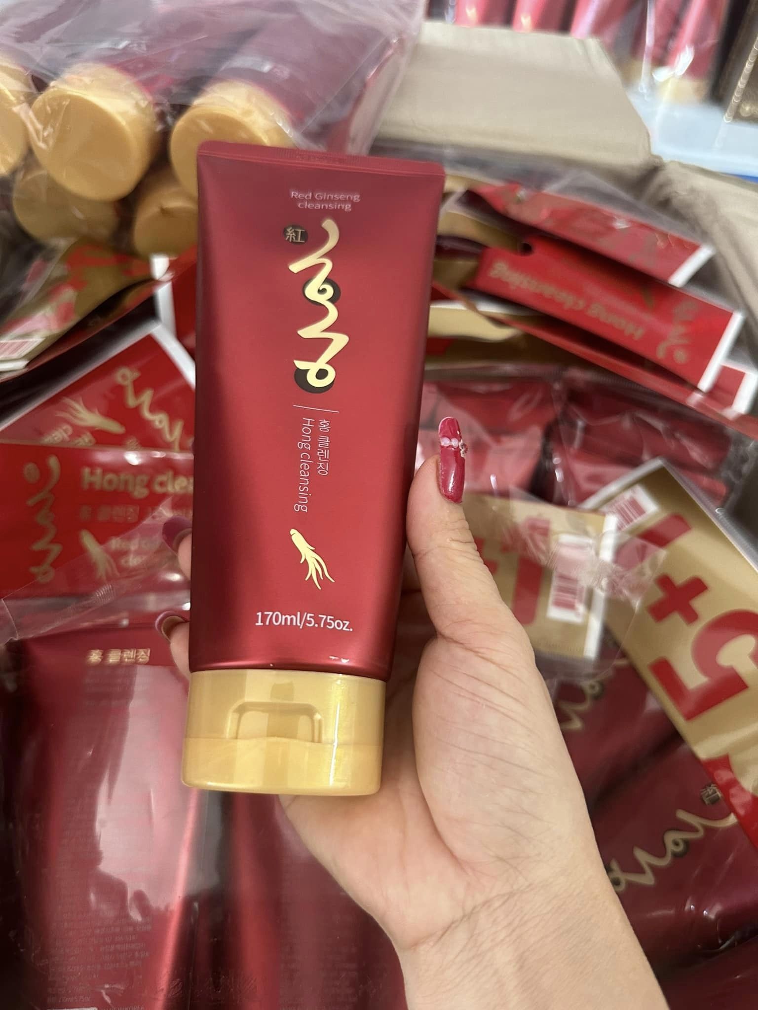 SỮA RỬA MẶT HỒNG SÂM HÀN QUỐC HONGCOMESTIC-170ML