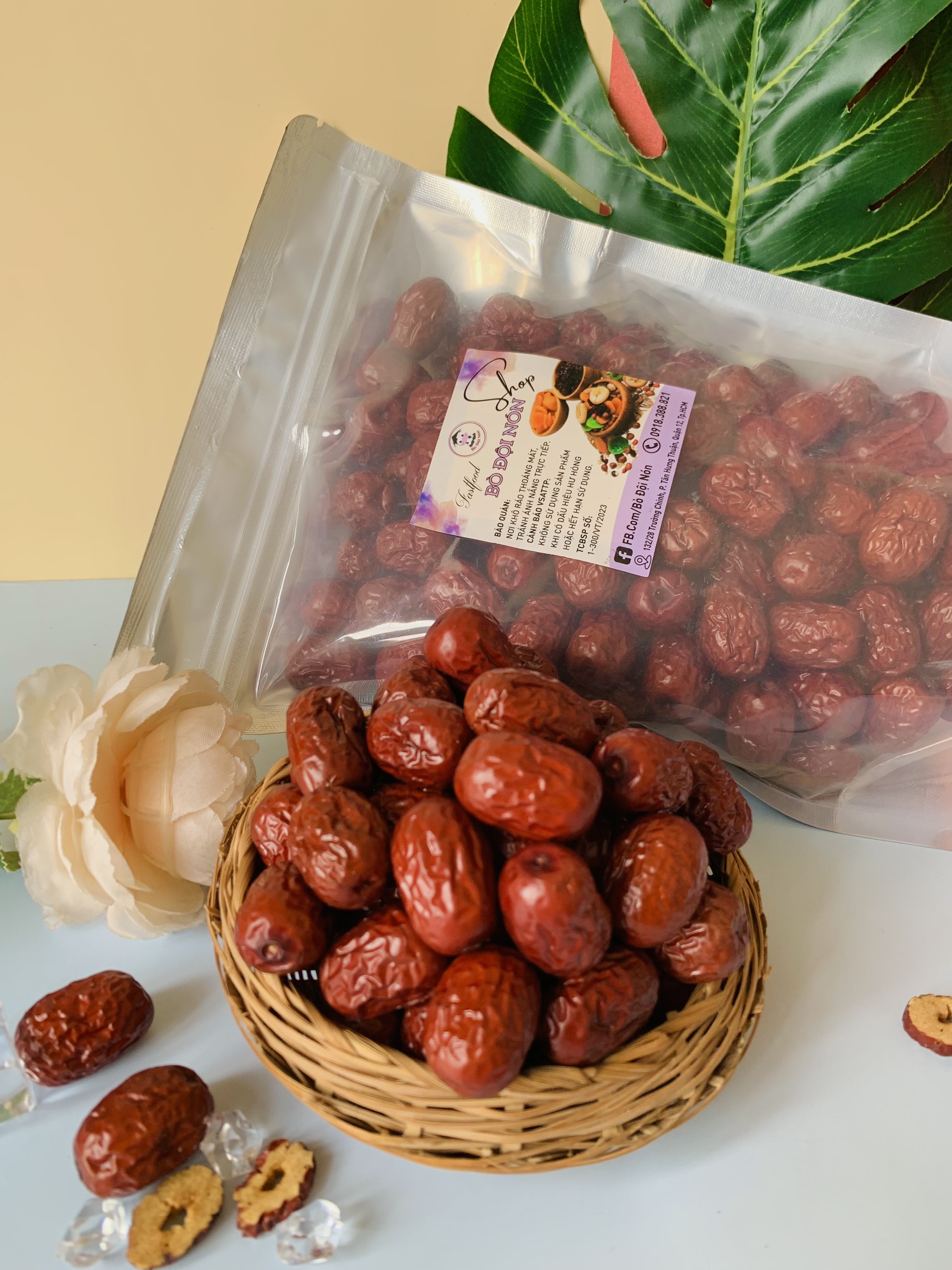 Táo đỏ Tân Cương size Đại 500g Bò Đội Nón