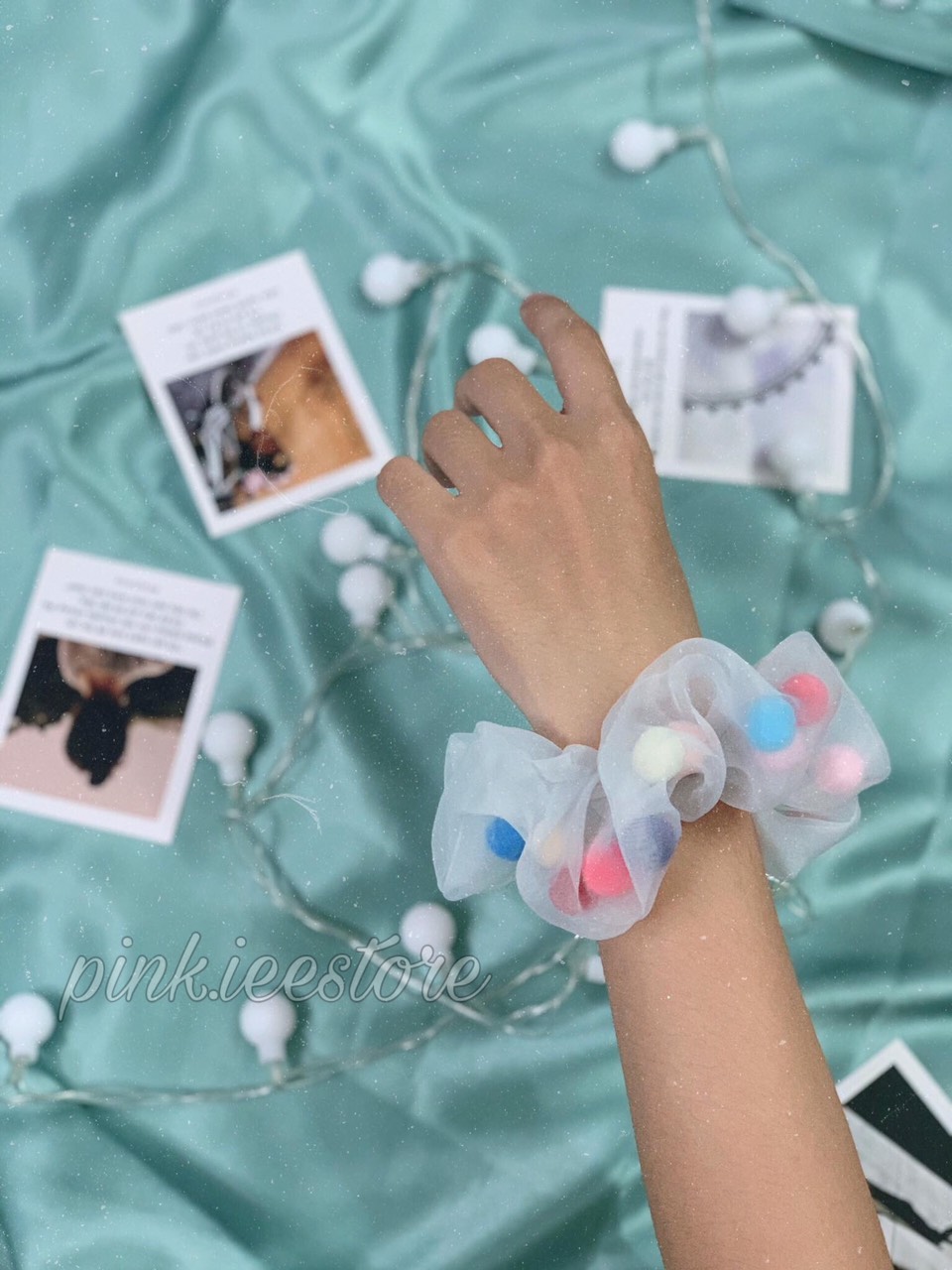 [HCM]SCRUNCHIES POMPOM TRẮNG TRONG - CỘT TÓC HOTTREND