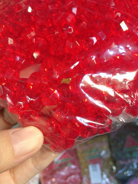 Gói 100gram hạt cườm góc 10mm nhiều màu làm handmade trang trí thủ công có lỗ sâu